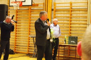Mogens Nyholm og Hans Toftdahl (bagerst) kræver bedre børneliv for Randers` børn.
